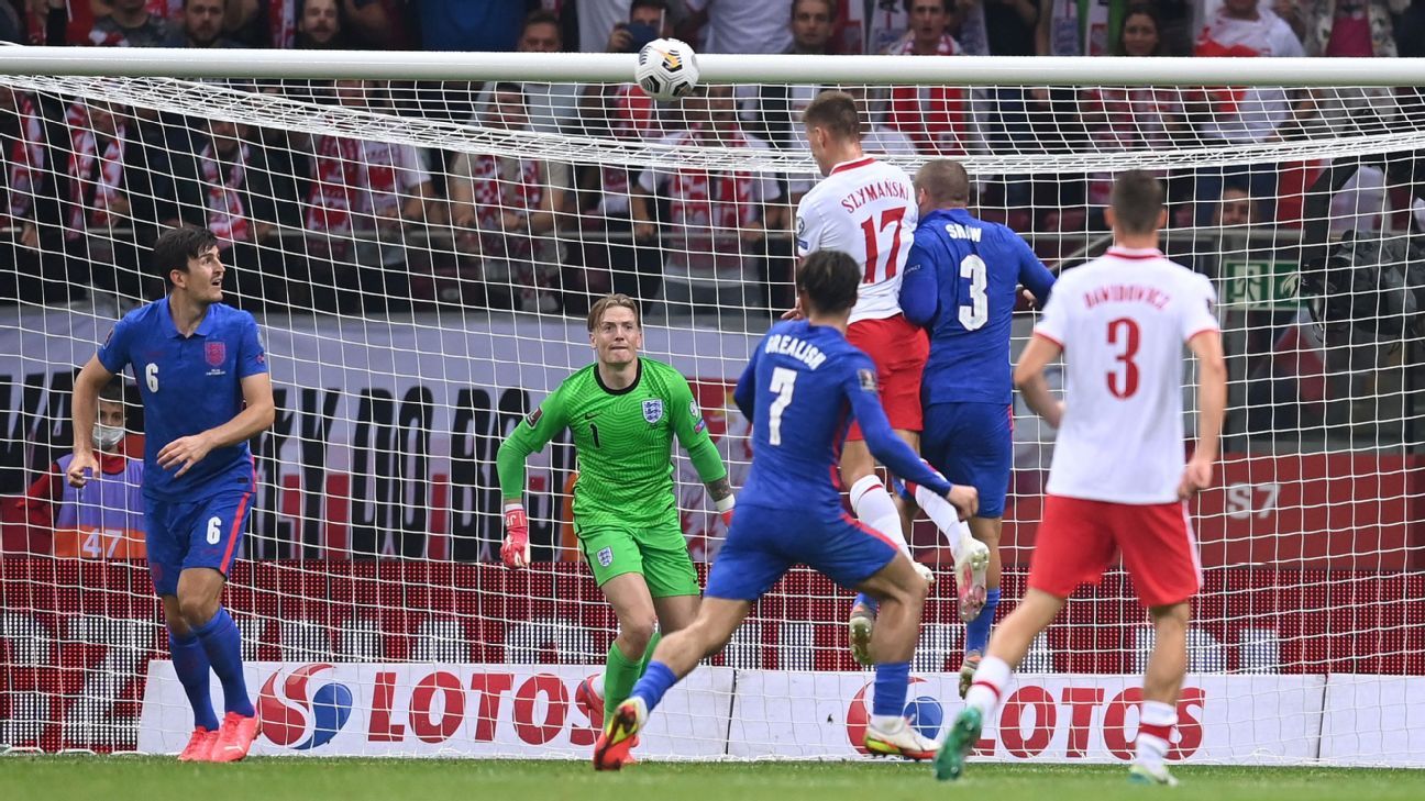 Anh và Ba Lan – cuộc đối đầu căng thẳng ngay những phút đầu tiên