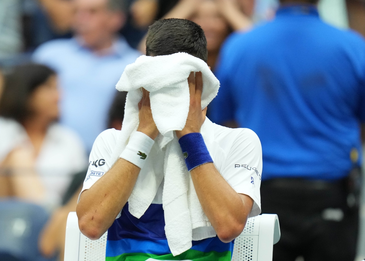 Djokovic chịu áp lực vượt qua Nadal - Federer