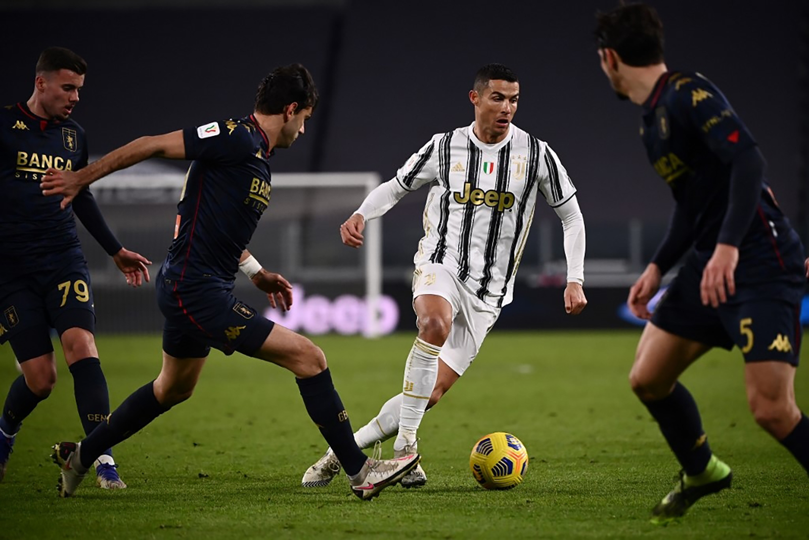  4 đội bóng thảm hại nhất dưới chân Cristiano Ronaldo